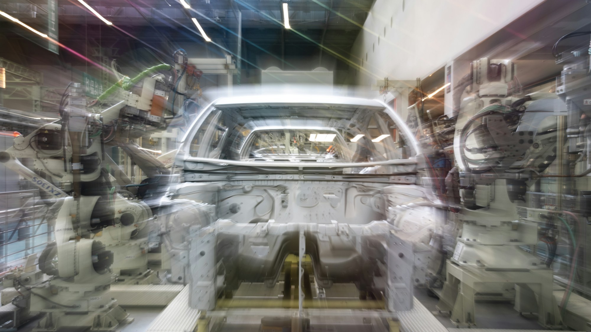 Otomotiv üretim hattında robotik kaynak sistemleri